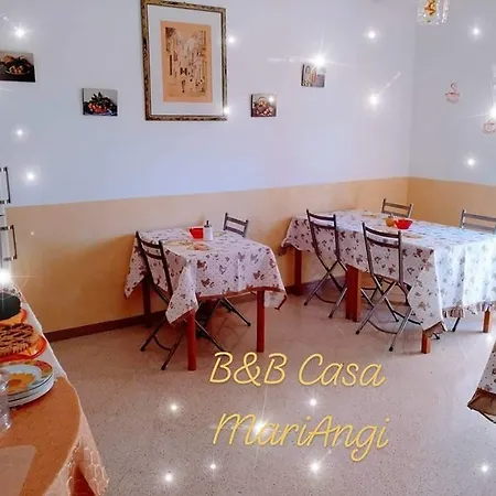 Casa Mariangi לינה וארוחת בוקר